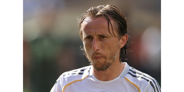 Verschillende stijlen shirts gedragen door Luka Modrić Verschillende stijlen shirts gedragen door Luka Modrić